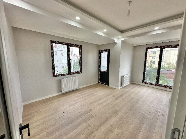 Avcılar Firuzköy'de Süper Otoparklı Sıfır 2+1 Kiralık Daire — fotoğraf 1