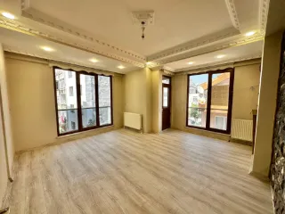 Kartaltepe'de Kış Bahçeli Kiralık 5+1 Dublex Daire — fotoğraf 1