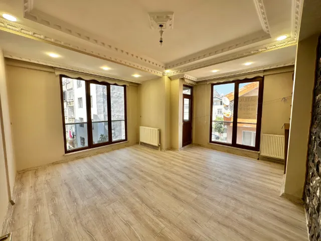 Kartaltepe'de Kış Bahçeli Kiralık 5+1 Dublex Daire — fotoğraf 1