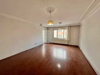 Merhaba Emlak Ömer'den Veteriner Sitesi'nde Kiralık 3+1 Daire — fotoğraf 1