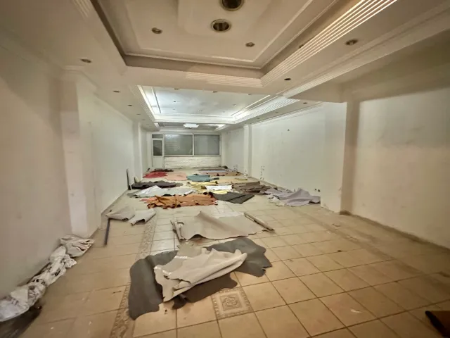 Çift Cepheli, Düz Girişli 110 M2 Kiralık Dükkan — fotoğraf 1